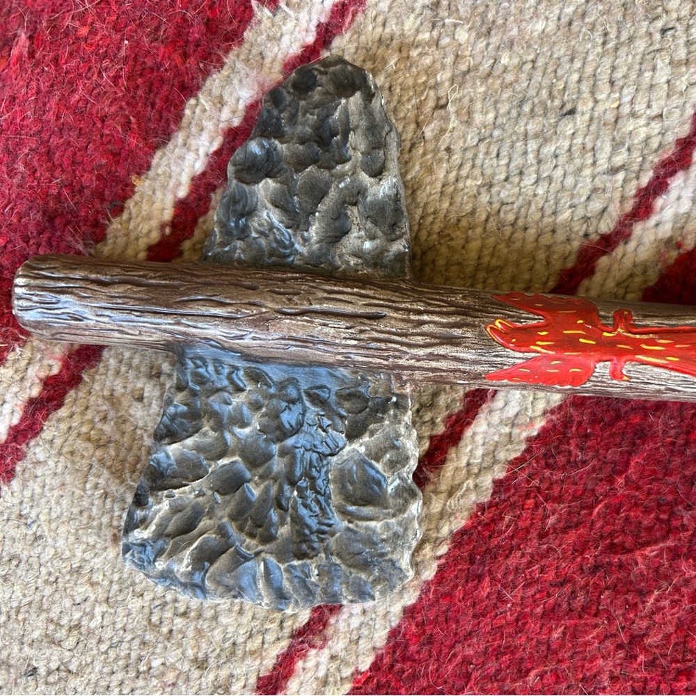 Handcrafted ceramic vintage tomahawk with Colorful Accents decorative - Picture 4 of 11